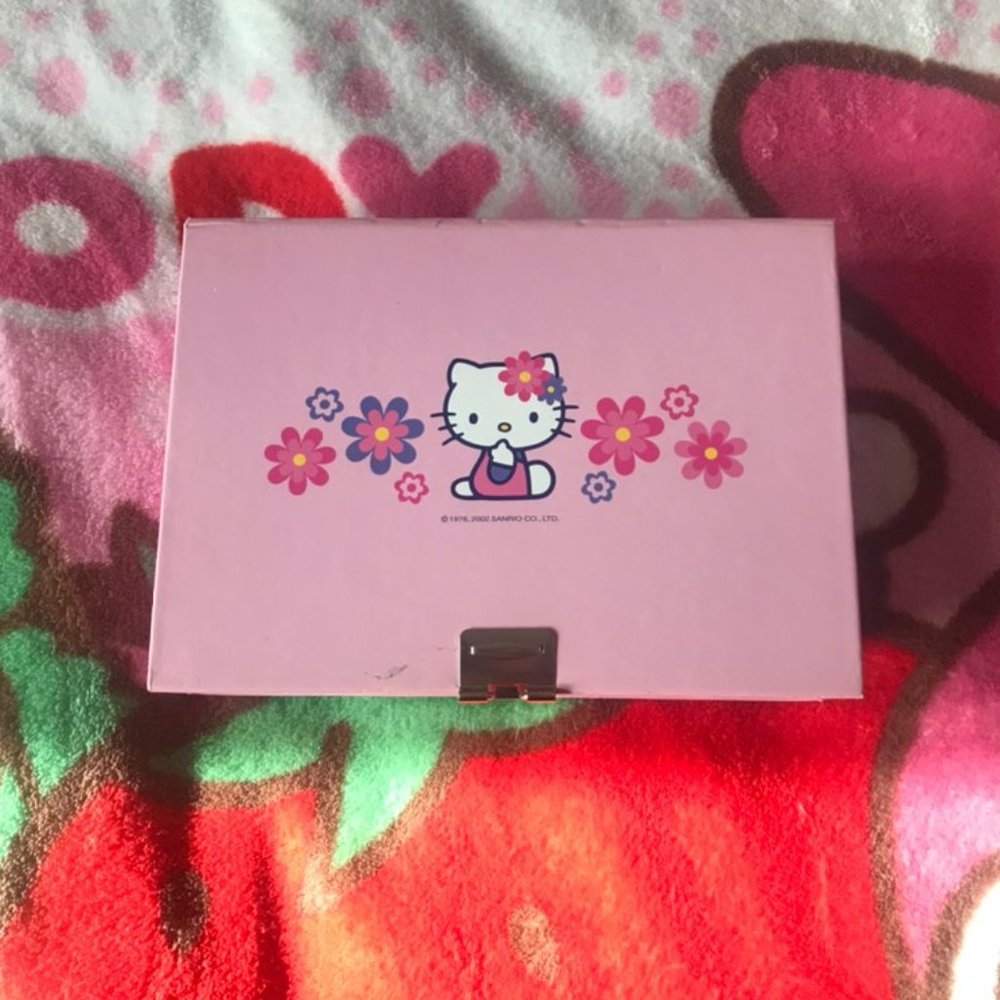 Hello Kitty Box - Picture 2 of 3